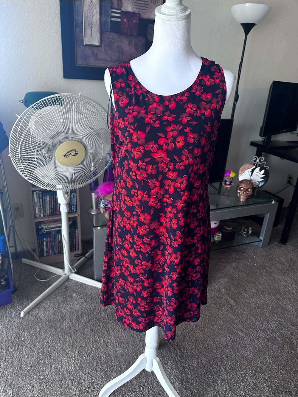Perceptions Sleeveless Mini Dress in Black with Red Floral Print